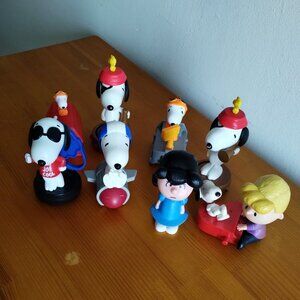 Vintage happy meal Snoopy Peanut figurines